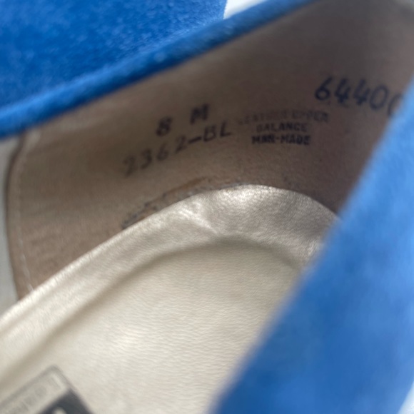 1960s 8 Royal Blue Suede Pointy Toe low Heel shoes - Picture 4 of 4